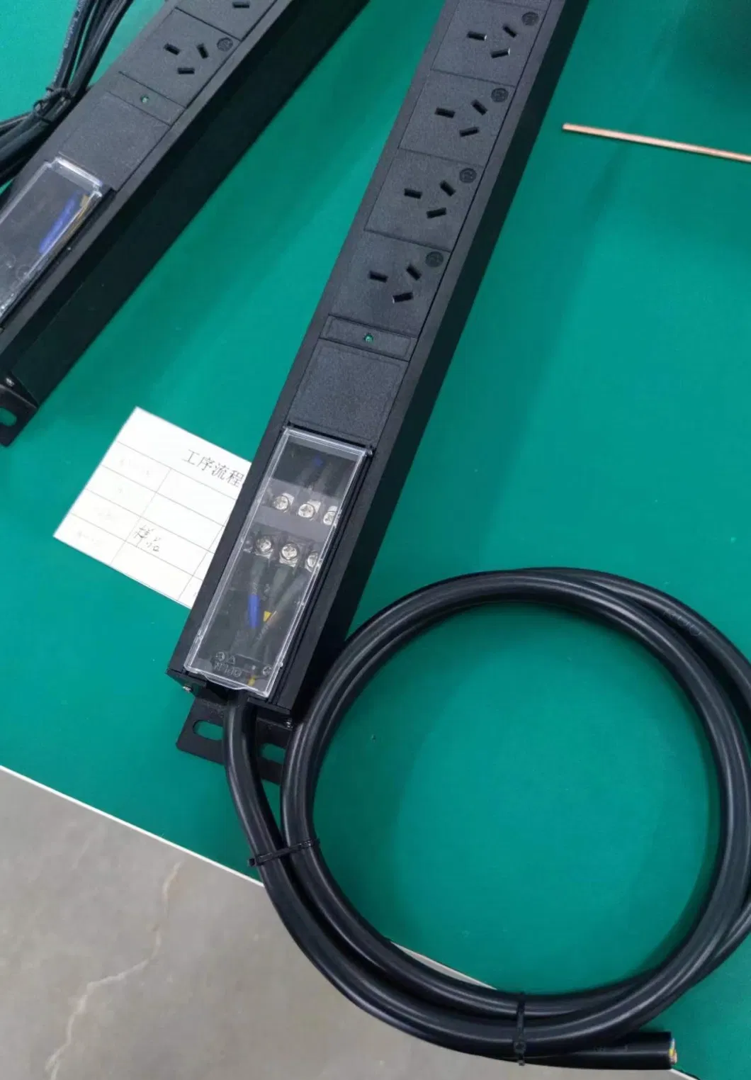 240V Industrial Electrical IEC C13 C19 Metered Rack PDU